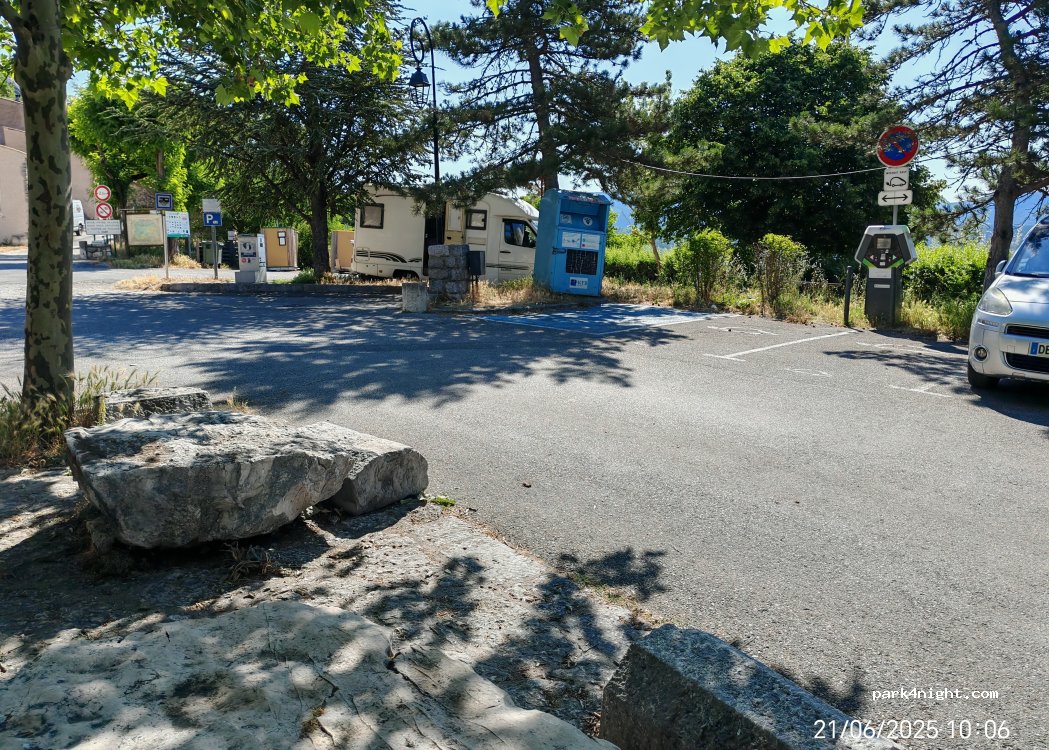 (83840) Trigance - 5 Place du Vieux Lavoir — foto 5