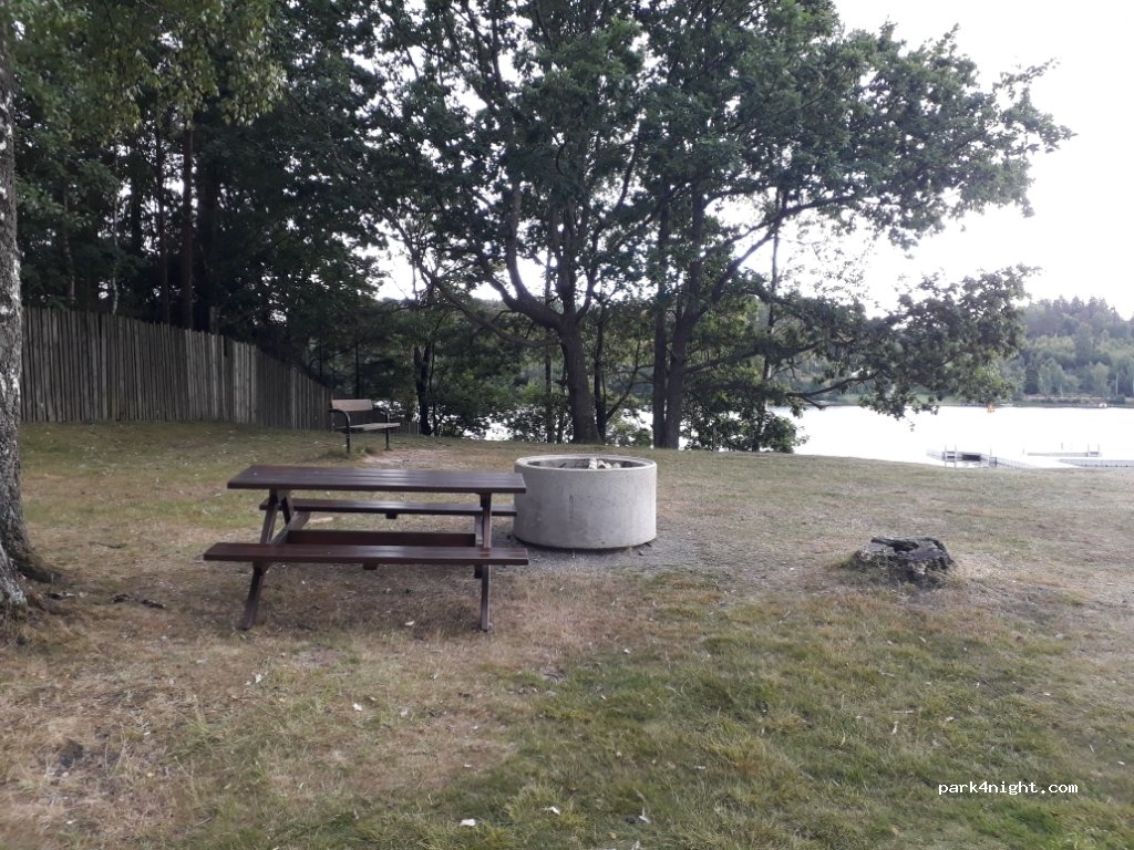 (437 92)  - 6 Västra Eskilsbyvägen — foto