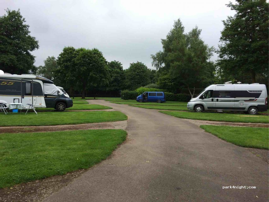 Piccadilly Caravan Park — foto 3