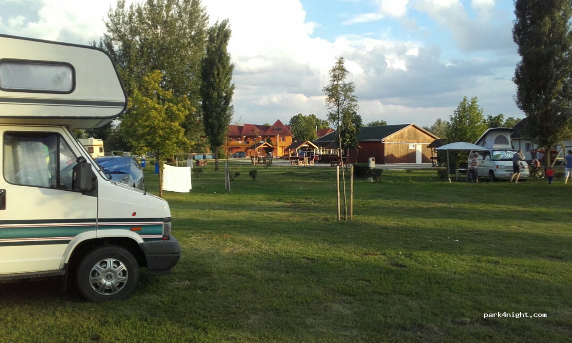 Termál Kemping Apartmanok — foto