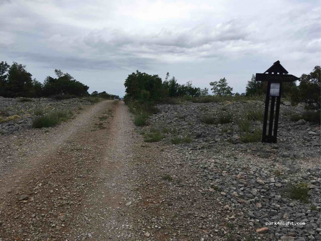 (53287) Jablanac - Unnamed Road — foto 2