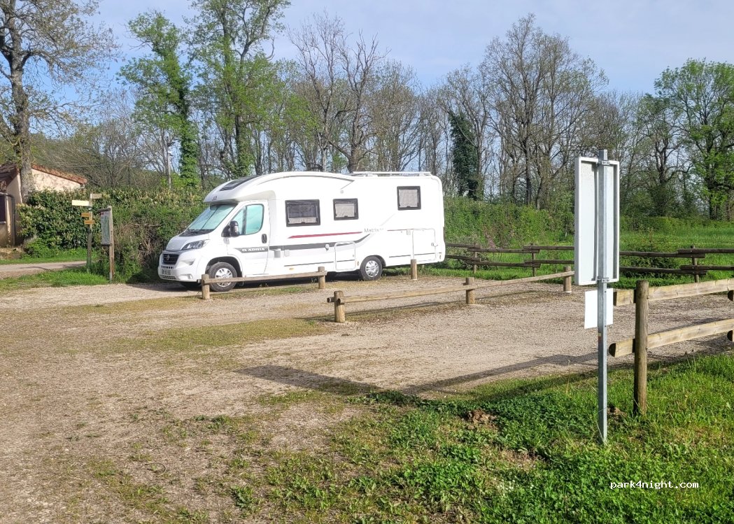 (71510) Saint-Sernin-du-Plain - La Chaume du Bouchat — foto 4