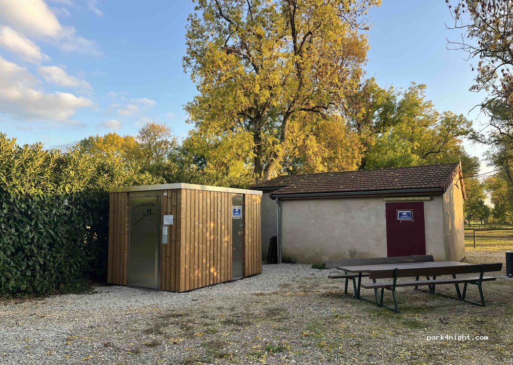 (71510) Saint-Sernin-du-Plain - La Chaume du Bouchat — foto 5