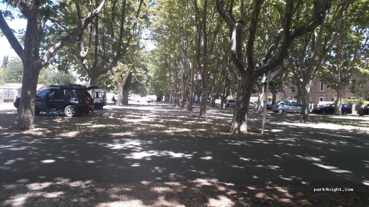 (13129) Salin de giraud - 1A Rue de la République — foto
