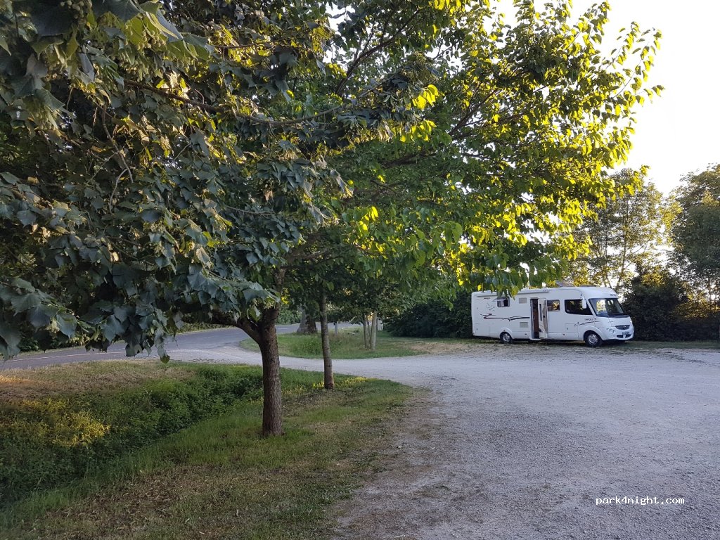 (82240) Puylaroque - D20 — foto