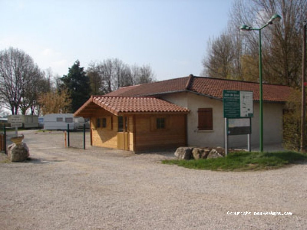 Camping Paradis des Dombes*** — foto