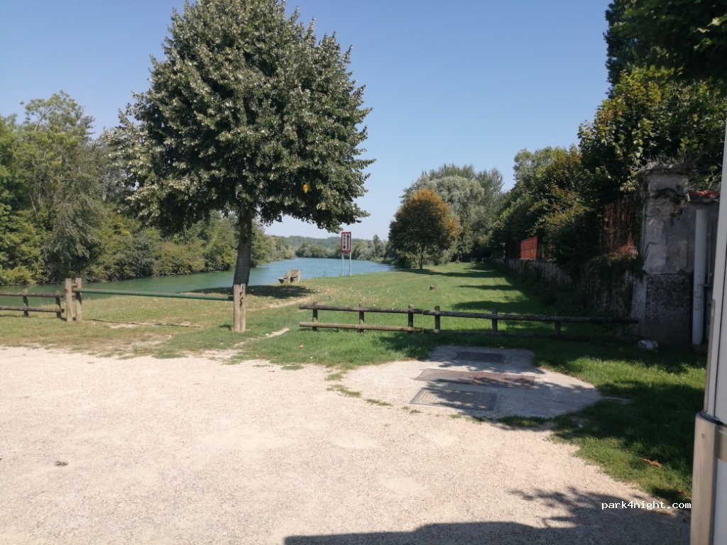 (77910) Germigny-l'Évêque - 1 Cour des Prés — foto 2
