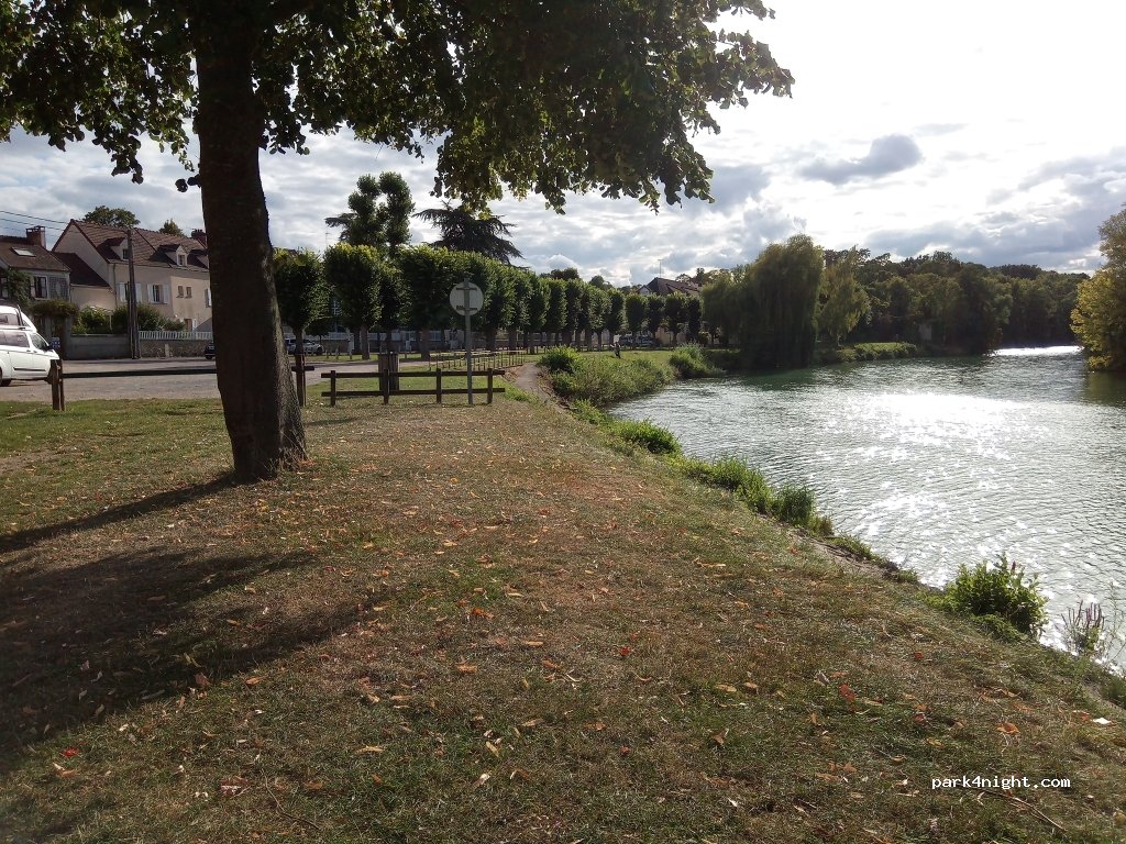 (77910) Germigny-l'Évêque - 1 Cour des Prés — foto 3