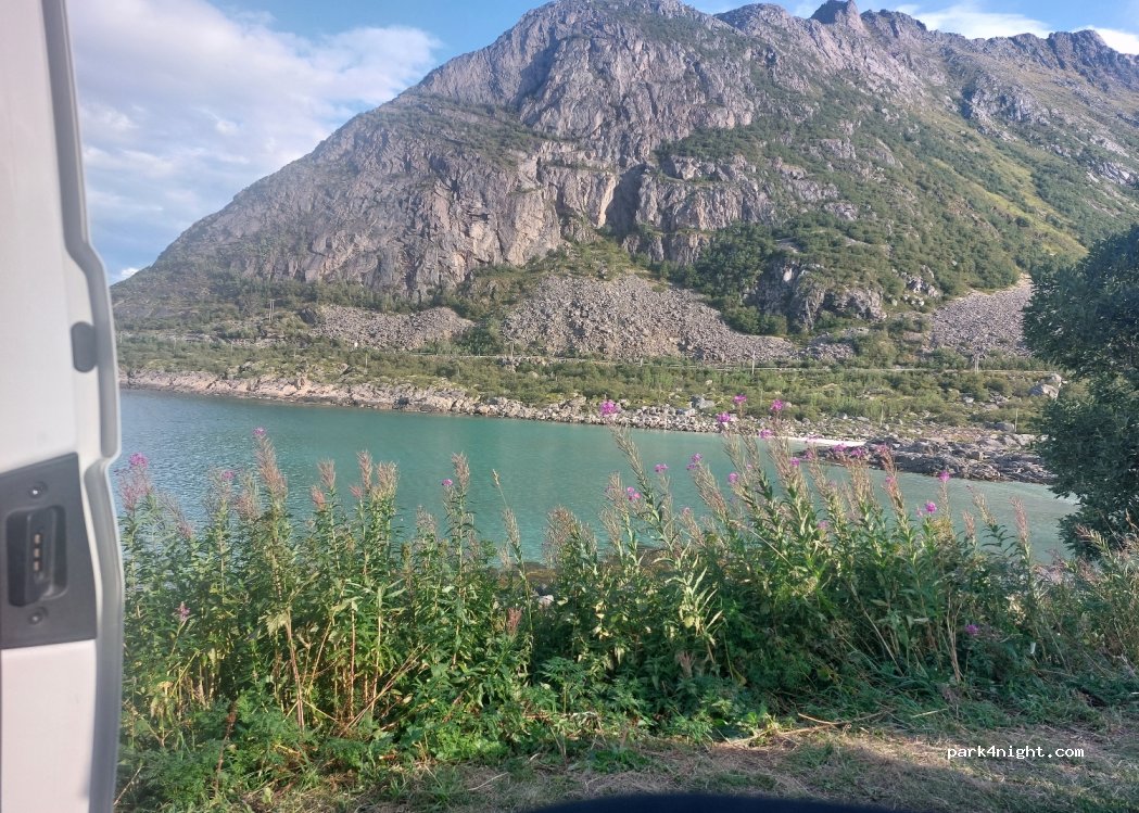 (8310) Kabelvåg - 1 Henningsværveien — foto 3