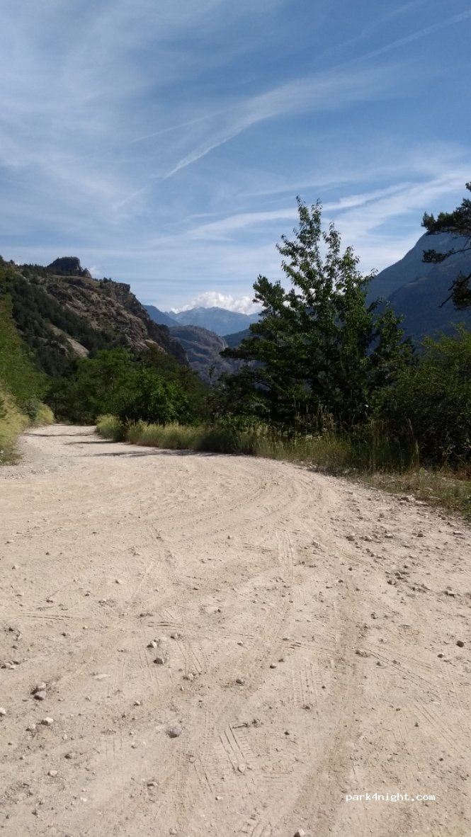 (05120) Saint-Martin-de-Queyrières - Dessus le Coin — foto
