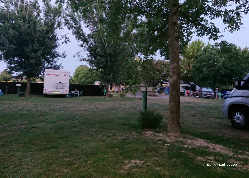 Camping les Bords de Besbre de Dompierre-sur-Besbre** — foto 4