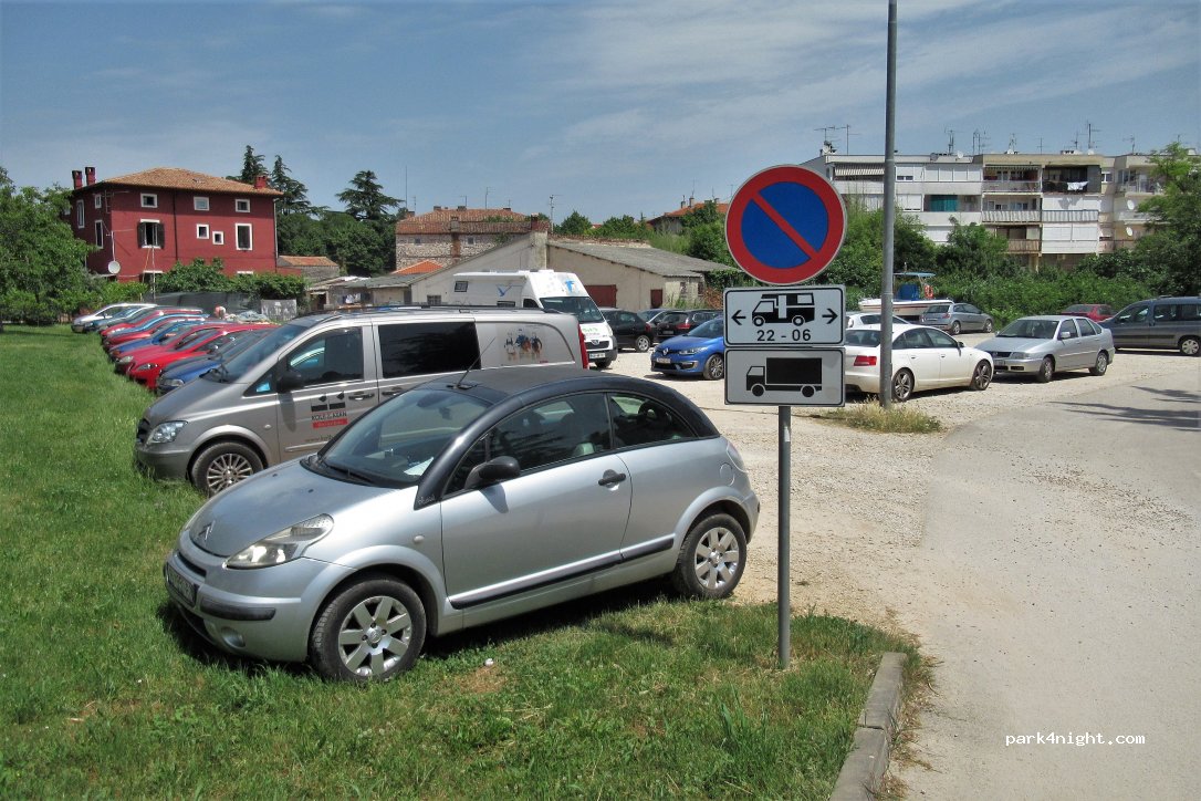 (52470) Umag - 12 Novigradska ulica — foto