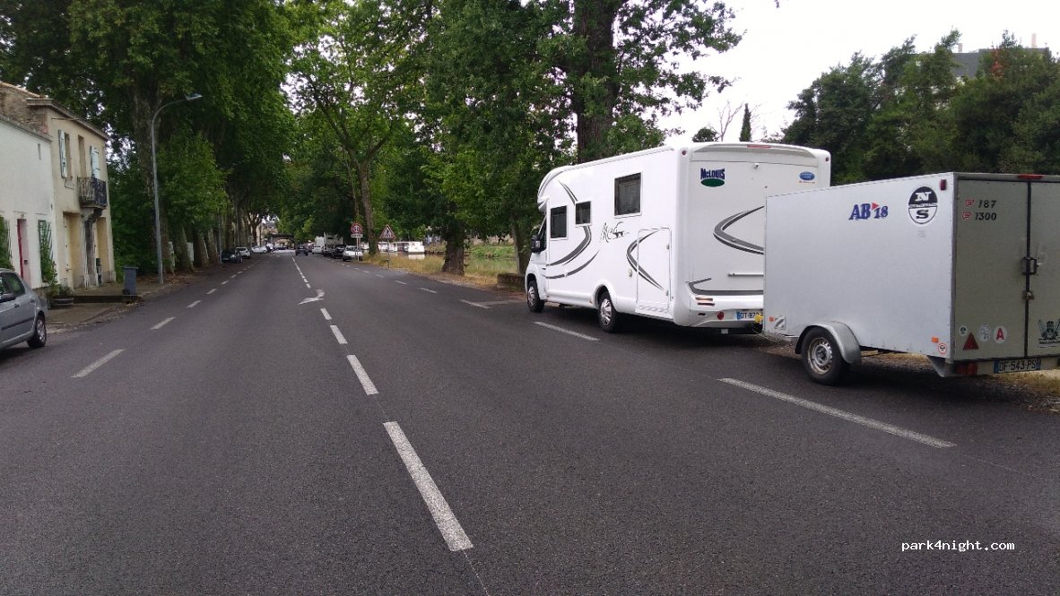 (11000) Carcassonne - 60 Route Minervoise — foto