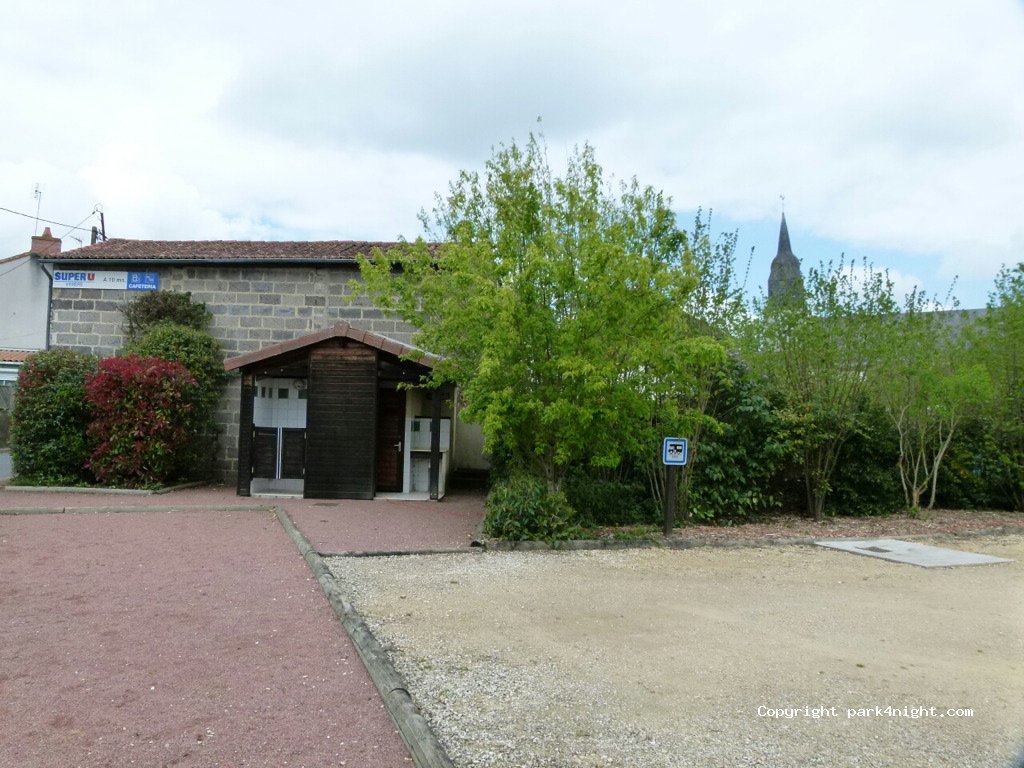 (79150) Saint-Maurice-la-Fougereuse - 2-4 Route de l'Arceau — foto