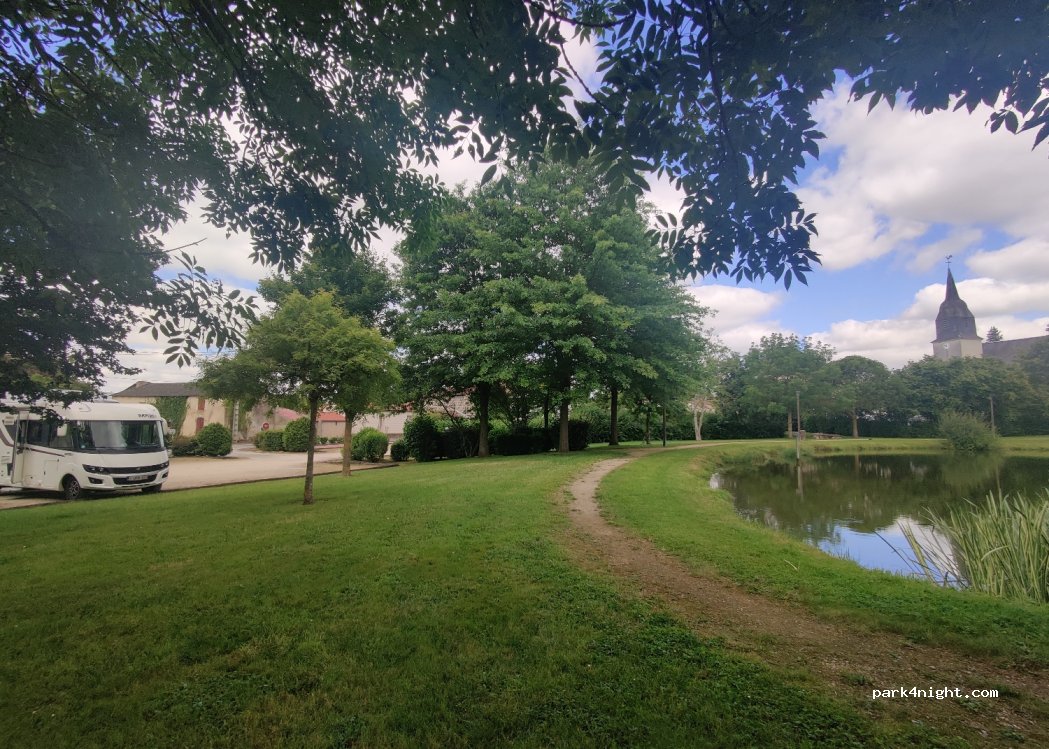 (79150) Saint-Maurice-la-Fougereuse - 2-4 Route de l'Arceau — foto 4