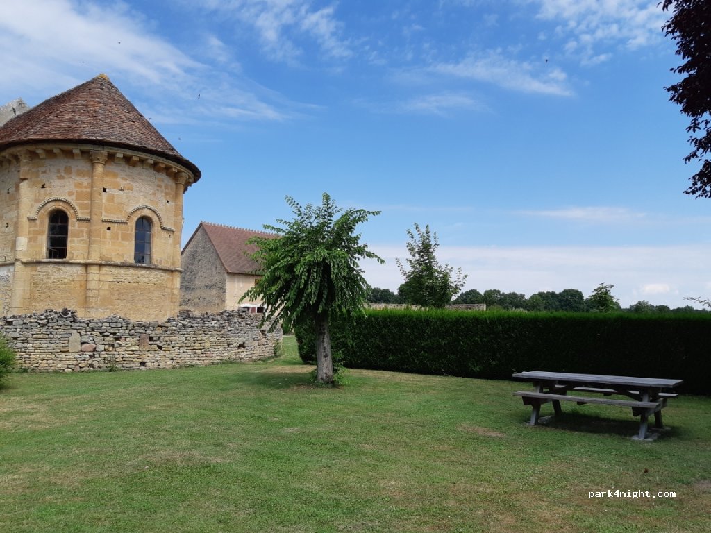 (18210) Vernais - 14 Le Bourg — foto 2