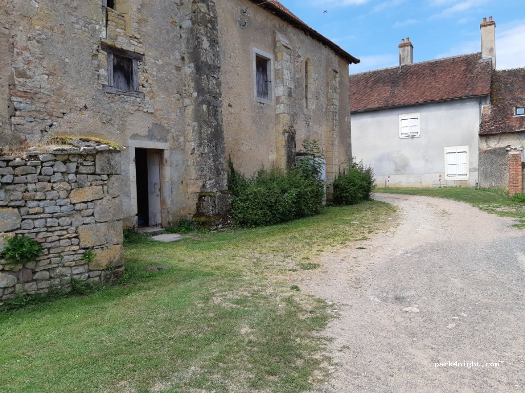 (18210) Vernais - 14 Le Bourg — foto 3