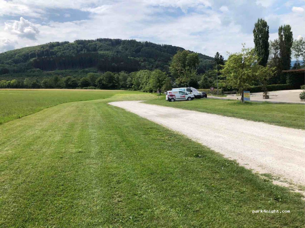 (4861) Schörfling am Attersee - Seeleiten Straße — foto
