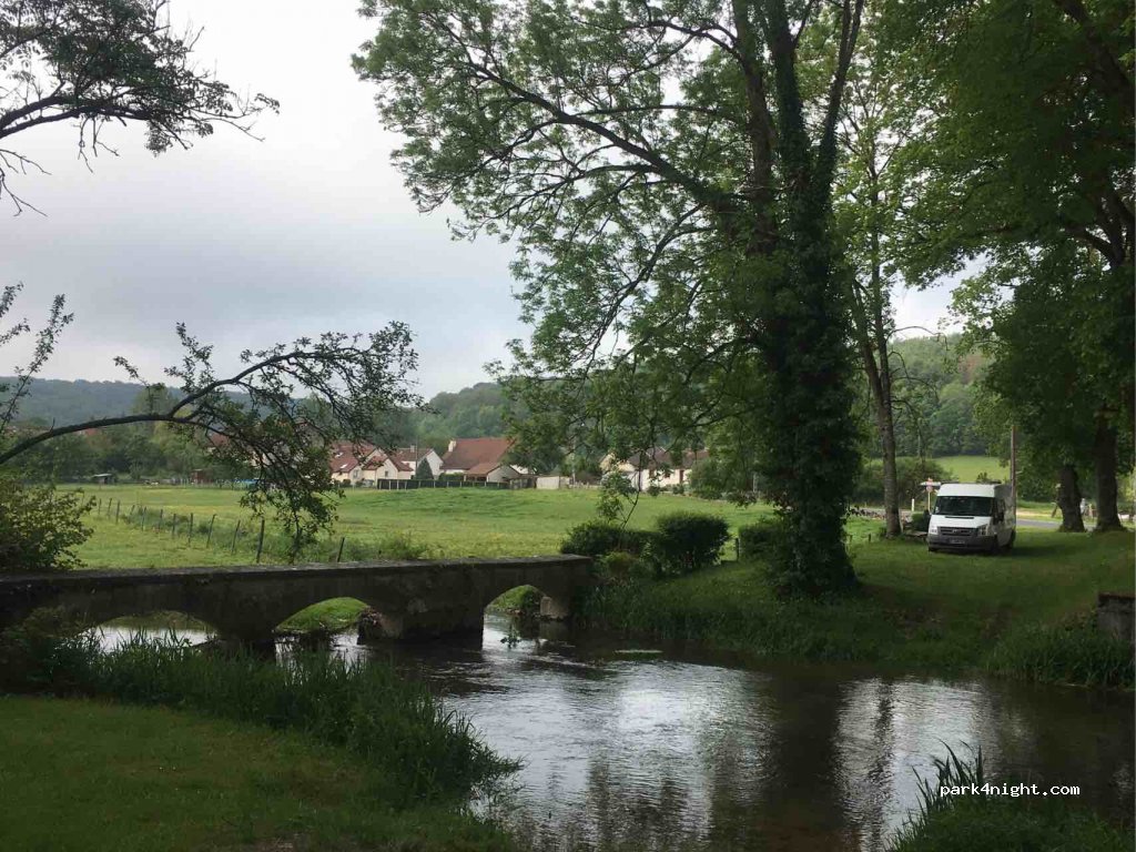 (52210) Giey-sur-Aujon - D6 — foto
