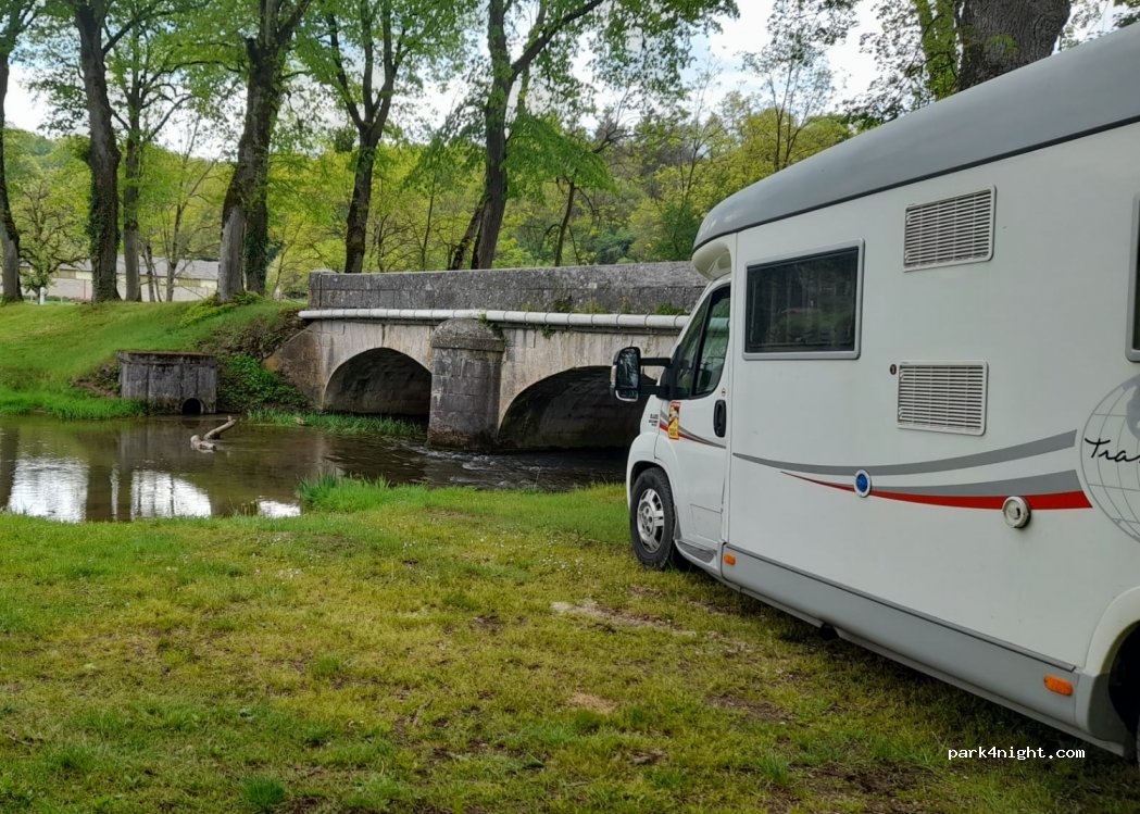 (52210) Giey-sur-Aujon - D6 — foto 3