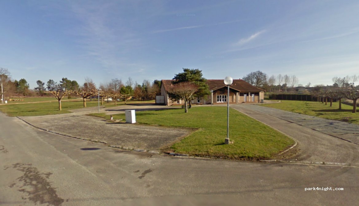 (33860) Donnezac - Le Bourg — foto