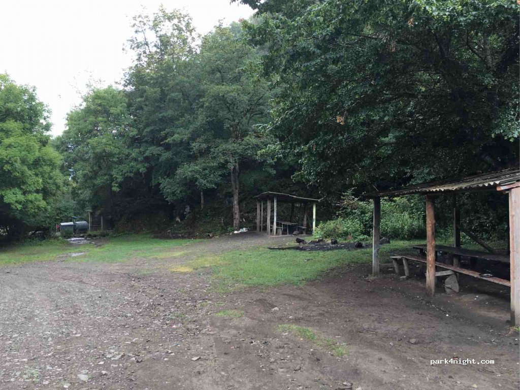 (1206) Kvabiskhevi - Unnamed Road — foto