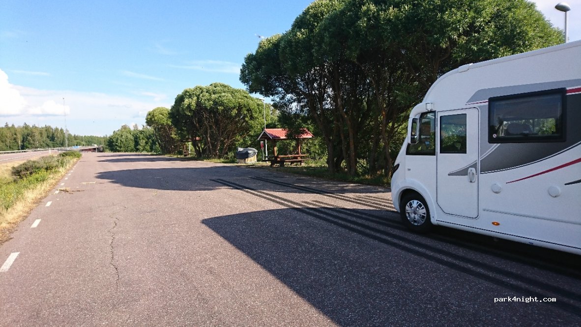(775 95) Folkärna - 70 — foto