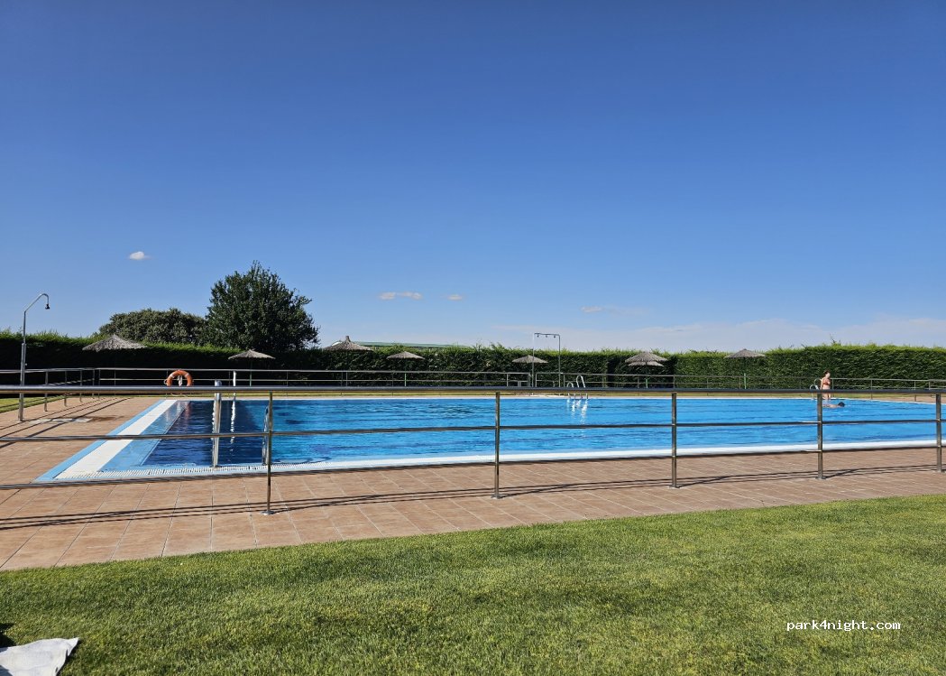 (37150) Villaseco de los Reyes - Carretera SA-CV-183 s/n. Polideportivo — foto 4