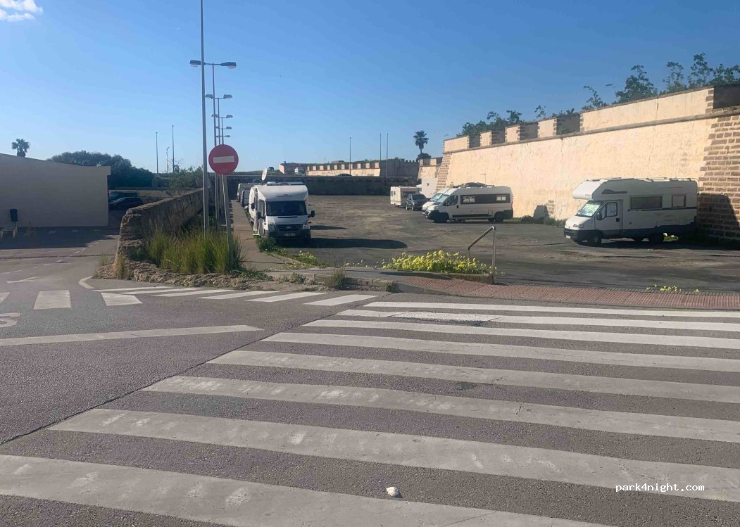 (11011) Cádiz - Calle Adelfa — foto 5