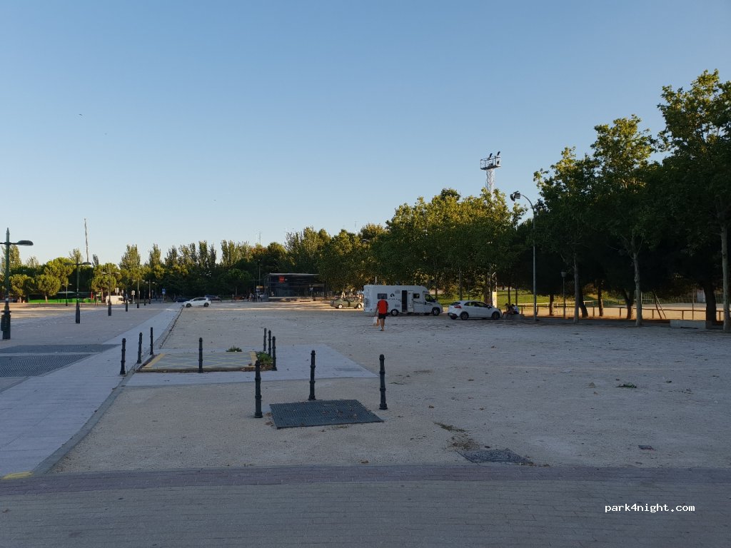(28830) San Fernando de Henares - 2 Avenida de San Sebastian — foto 2