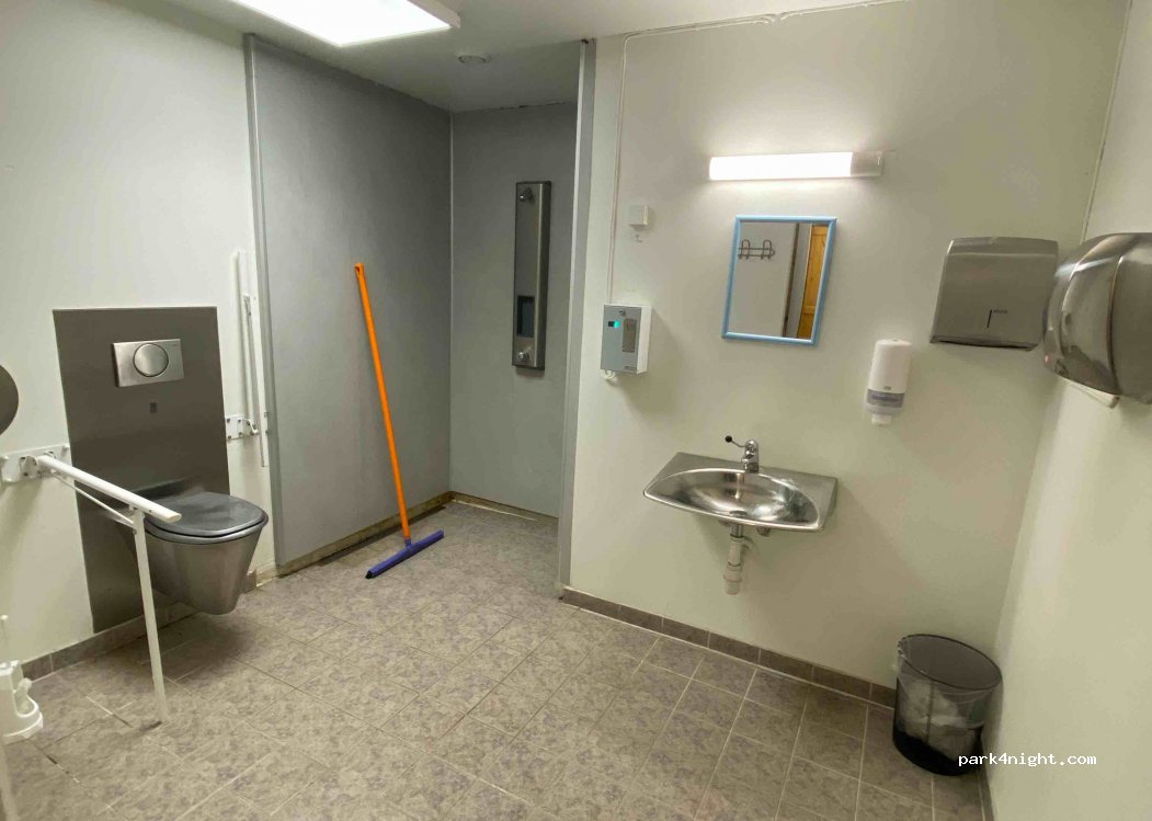 (8300) Svolvær - 21 Torget — foto 2