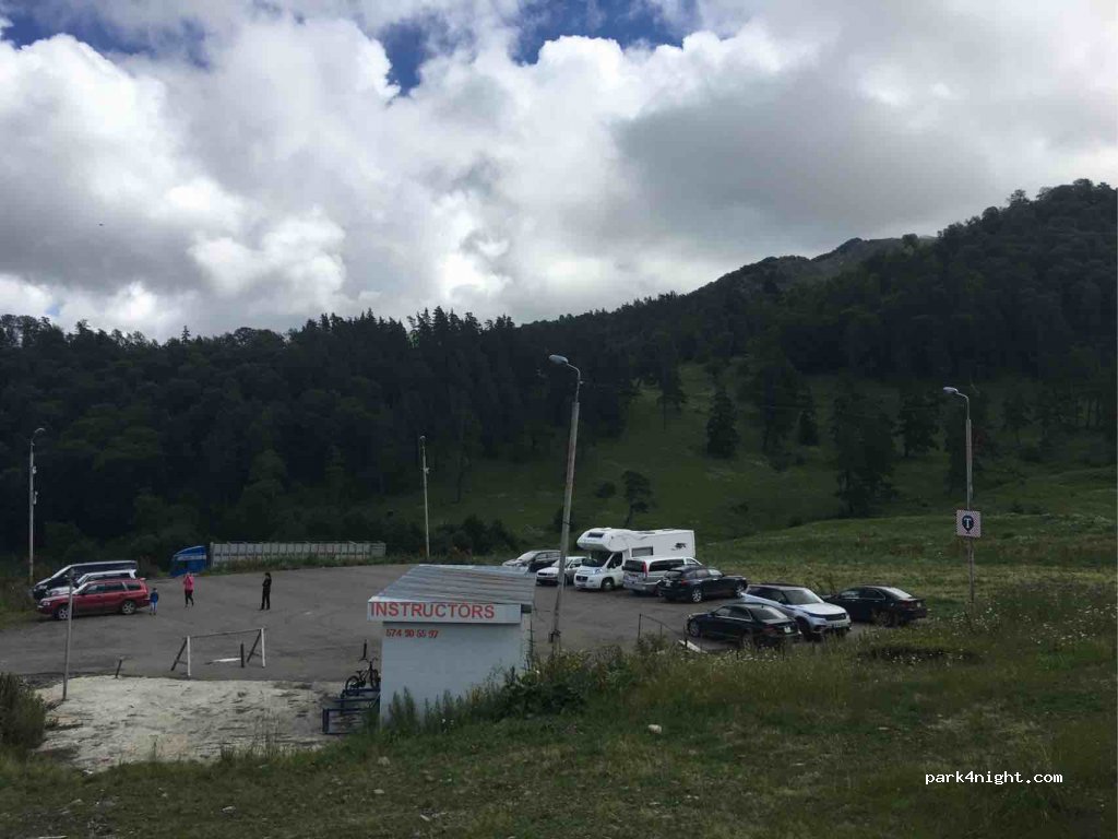 ( 1200) Bakuriani  - Unnamed Road — foto