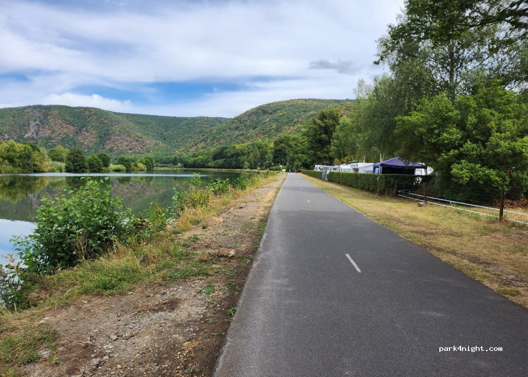 Camping municipal de Haybes — foto 4