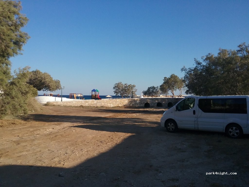 (840 10) Alopronia - Unnamed Road — foto