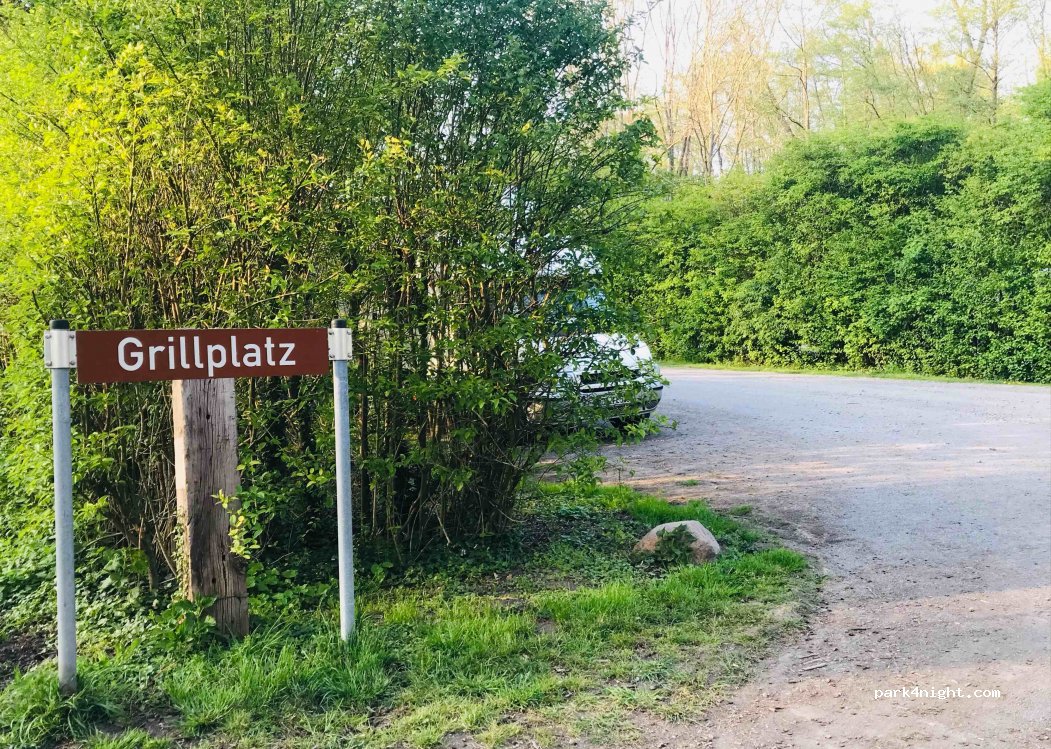 Parkplatz am Findlingsgarten — foto 2