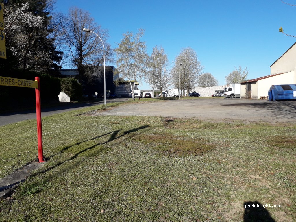 (64121) Serres-Castet - 79 Rue de la Vallée d'Ossau — foto 2