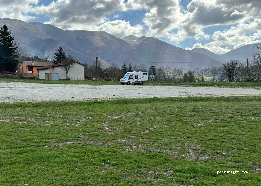 (06046) Norcia - 26 Via Meggiana — foto 3