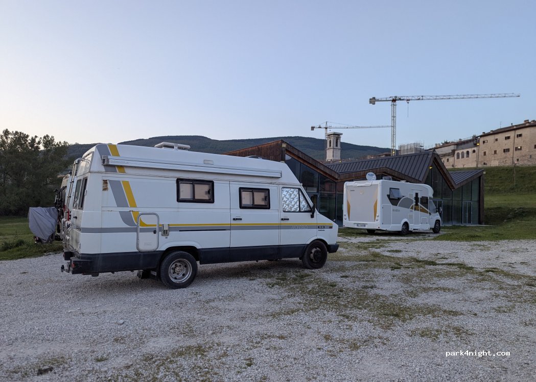 (06046) Norcia - 26 Via Meggiana — foto 5