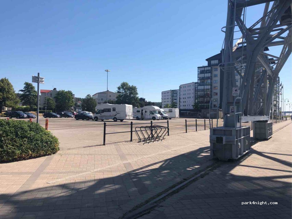 (891 33) Örnsköldsvik - 17C Strandgatan — foto