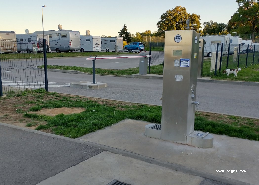 Aire Camping - Car du Grand Langres — foto