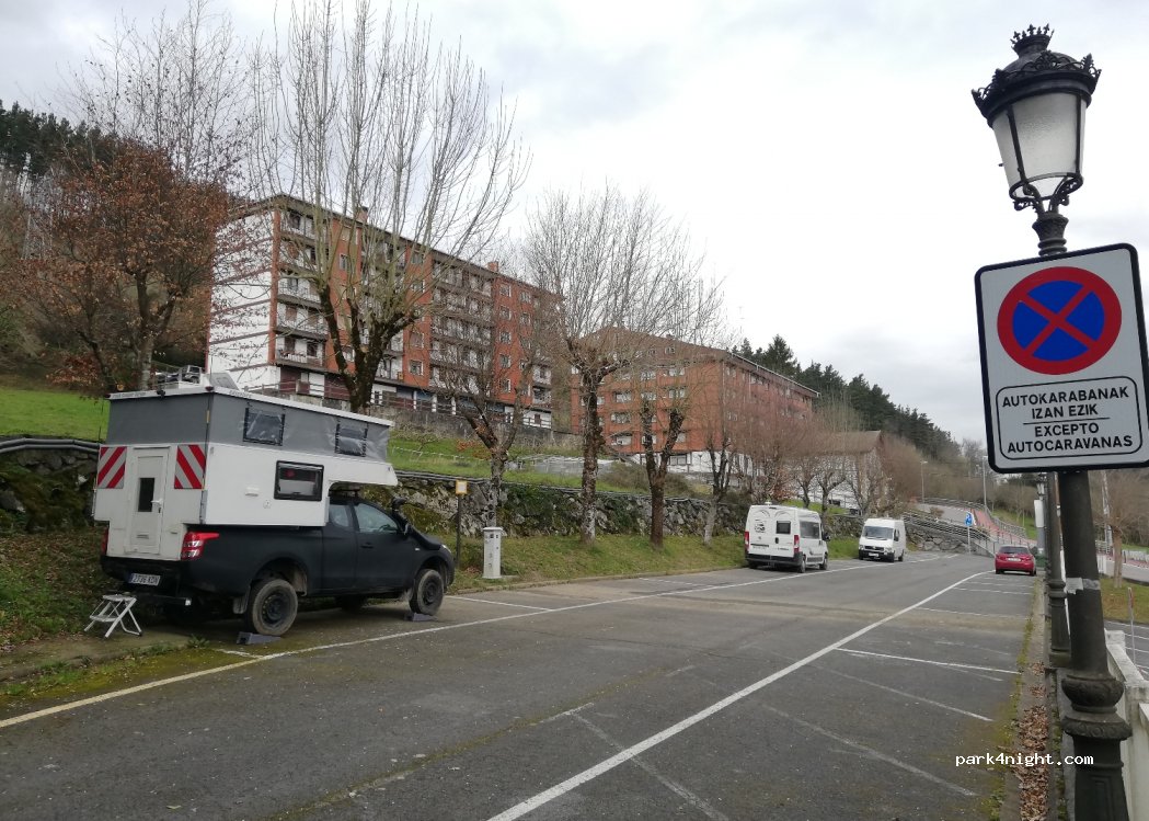 (48144) Plaza - 4 San Isidro Kalea — foto