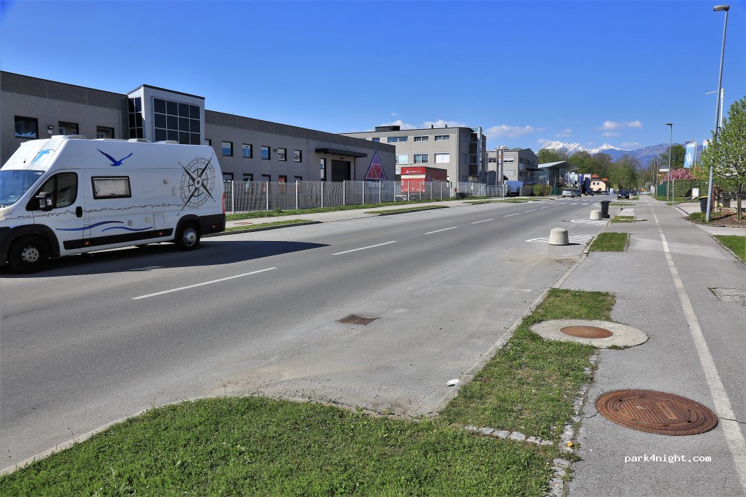 (1235) Zgornje Jarše - 8 Preserska cesta — foto