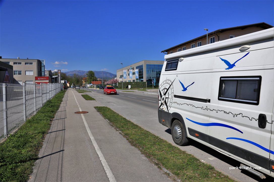 (1235) Zgornje Jarše - 8 Preserska cesta — foto 2