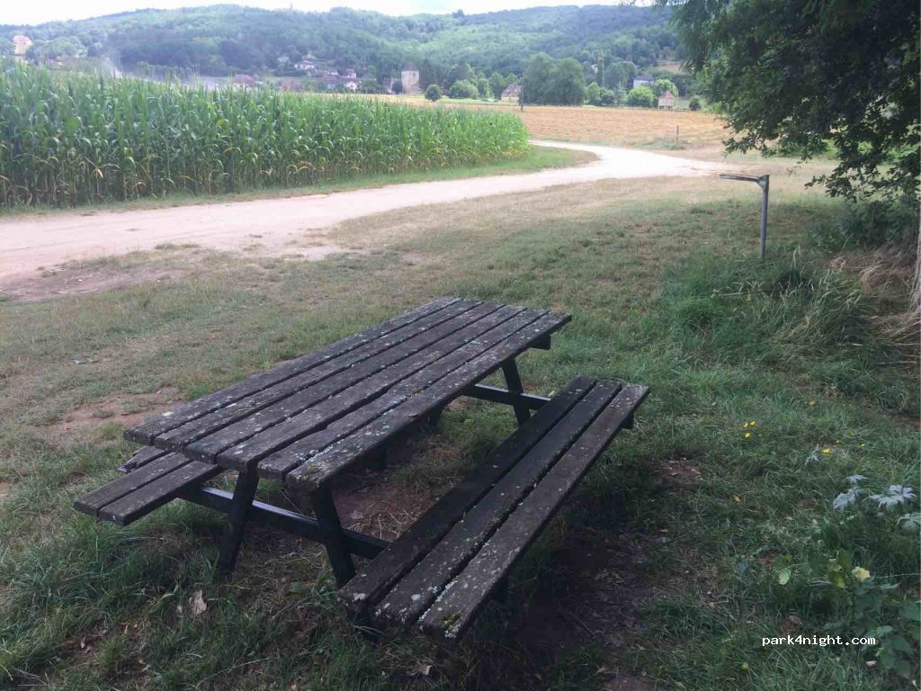 (24620) Tursac - Unnamed Road — foto