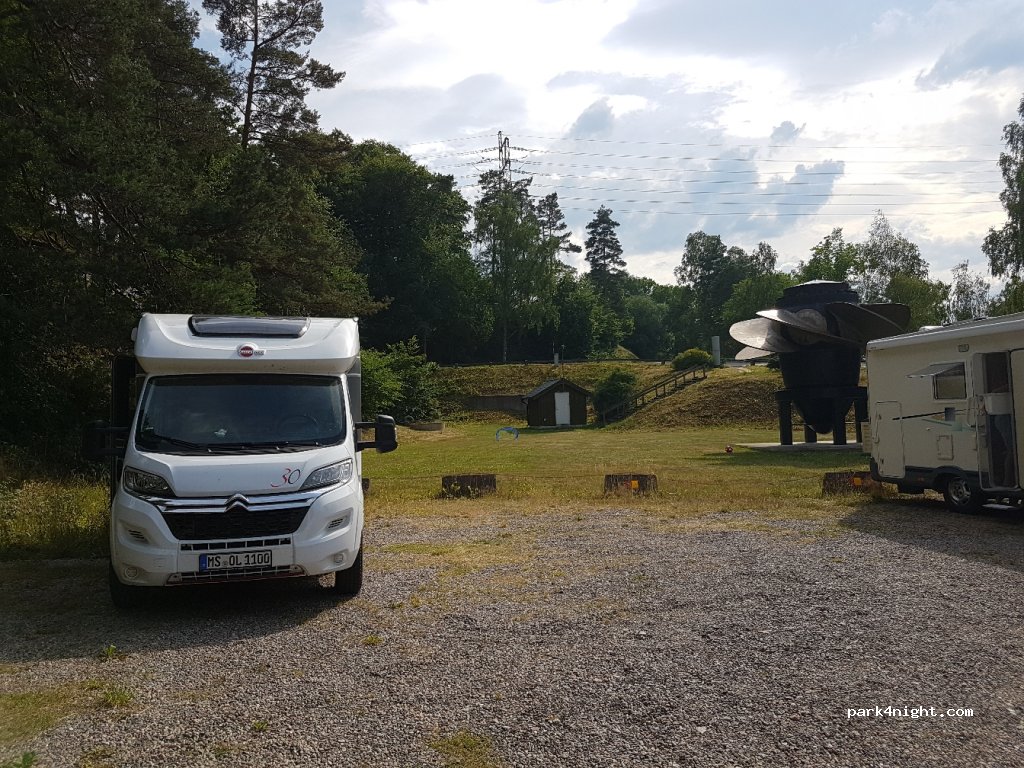 (461 34) Trollhättan - 5 Åkersbergsvägen — foto