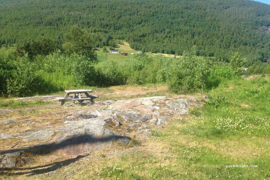 (8100) Misvær - 2 Primær Fylkesveg 812 — foto