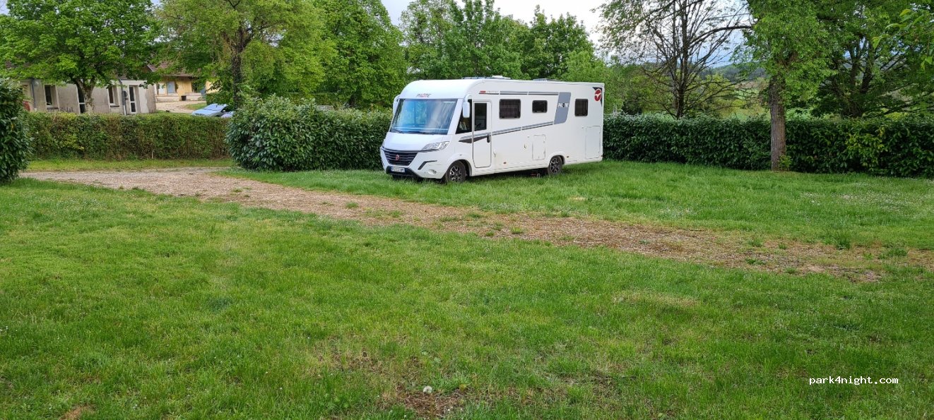 Camping Municipal de Vézelay et Auberge de Jeunesse — foto