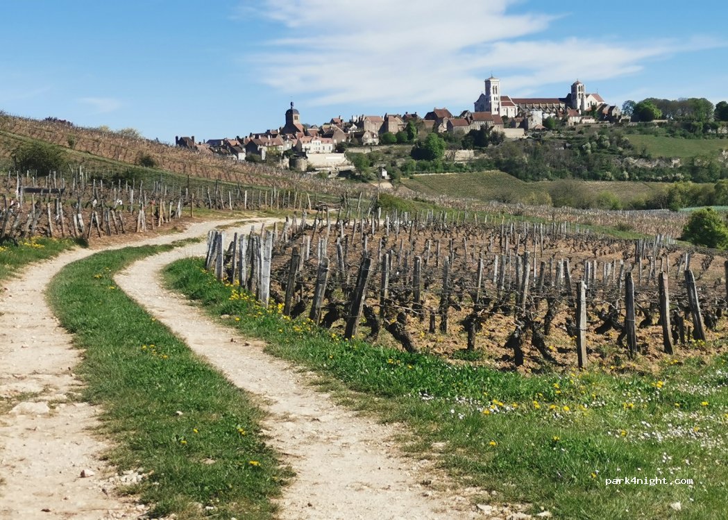 Camping Municipal de Vézelay et Auberge de Jeunesse — foto 2