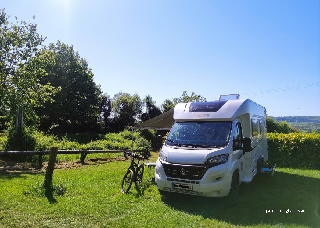 Camping Municipal de Vézelay et Auberge de Jeunesse — foto 4