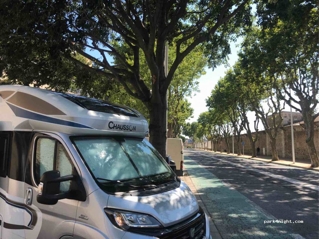 (83000) Toulon - 1815 Place du Polygone — foto